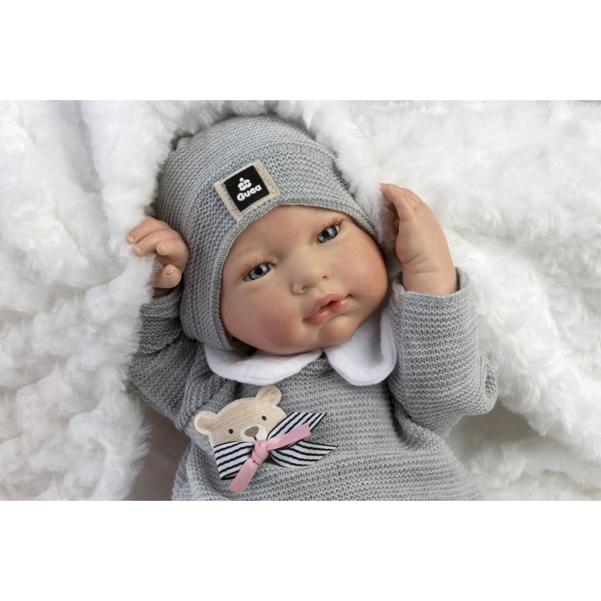 Reborn Alex – Con jersey gris, pololo...