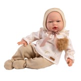 Muñeca Classic Iker 42cm - Camisa de lino con dibujitos, pantalón de lana color camel y capota